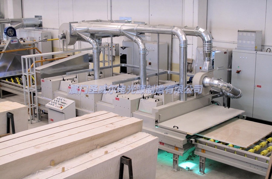 UV涂裝生產(chǎn)線3